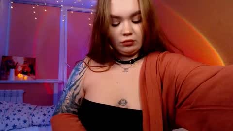 Snapshot of emilyrisse chatting on October 18, 5:17 pm Emily Emi online show from October 18, 5:17 pm
