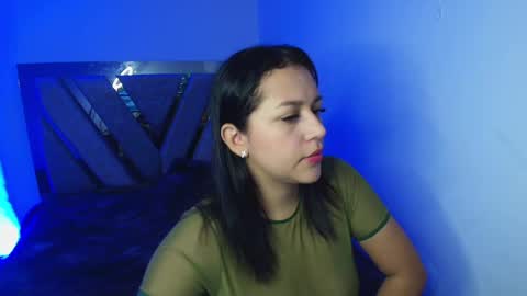 Snapshot of emilysavvato chatting on December 4, 1:36 pm Emily online show from December 4, 1:36 pm