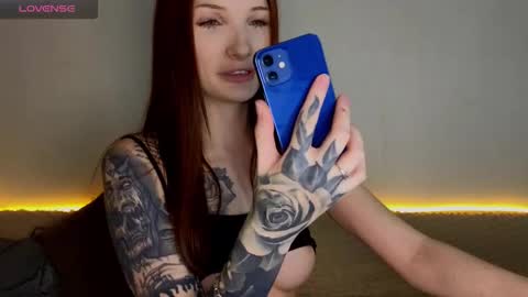 Snapshot of emilytrays chatting on October 11, 9:03 am Emily wish-list  online show from October 11, 9:03 am