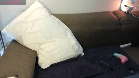 Snapshot of emilytrays chatting on October 18, 8:40 am Emily wish-list  online show from October 18, 8:40 am