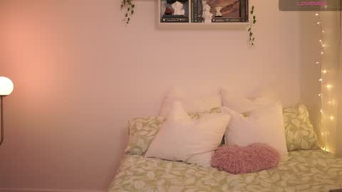 Snapshot of emilyxrose_ chatting on January 11, 9:15 pm IG thickemmsss online show from January 11, 9:15 pm