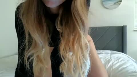 Snapshot of emilyy_miller chatting on September 28, 9:24 pm emilly online show from September 28, 9:24 pm