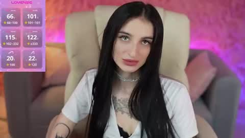emilyymoon online show from June 17, 7:02 am
