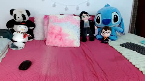 emilyzans07 online show from February 22, 2:28 am