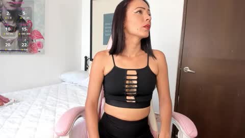 L i a    time online 7am - 1pm Gtm-5  online show from November 6, 6:11 pm