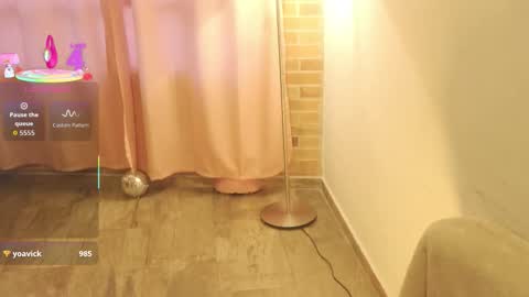 emma online show from February 9, 10:56 pm