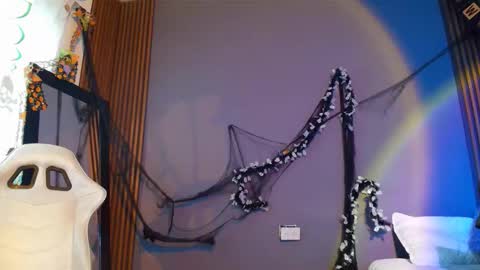 emma_and_aysha online show from November 3, 4:08 pm