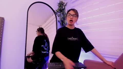 Emma Bloom online show from March 11, 1:12 pm