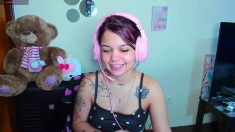 emma_boo_ online show from April 15, 7:58 pm