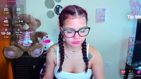emma_boo_ online show from April 9, 2:12 pm