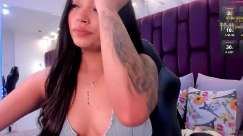 Snapshot of emma_carterr1 chatting on October 12, 7:49 pm pau online show from October 12, 7:49 pm