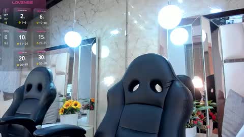 pau online show from November 7, 12:40 pm