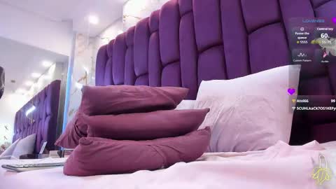 pau online show from November 15, 5:25 pm