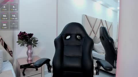 Snapshot of emma_carterr1 chatting on October 3, 6:05 pm pau online show from October 3, 6:05 pm
