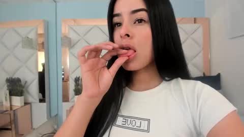 Emma Castillo online show from September 22, 5:00 am