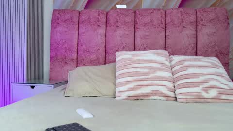 Emma online show from February 1, 3:03 am