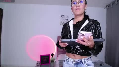 Emma Glow online show from September 30, 1:38 am