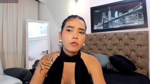 emma_hamilton_ online show from July 6, 2:03 pm