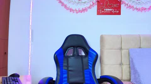 Emma Miel  online show from April 3, 1:12 am