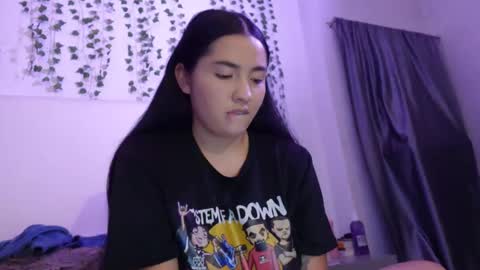 emma_johnson_ online show from April 21, 1:42 am