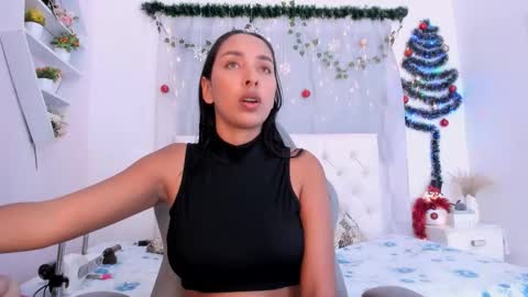 Emma online show from December 22, 7:20 pm