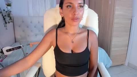 Emma online show from October 28, 7:15 pm