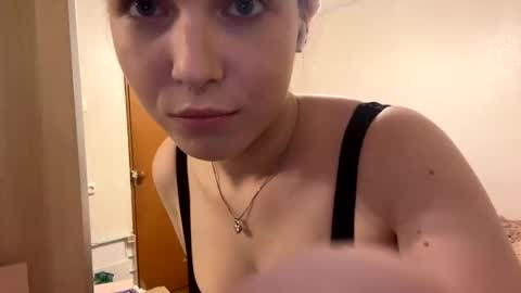 emma_loveyou online show from December 14, 3:15 pm