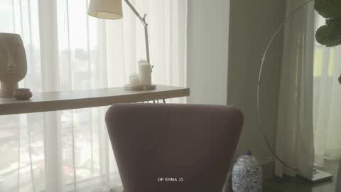 emma_lu1 online show from April 9, 4:12 pm