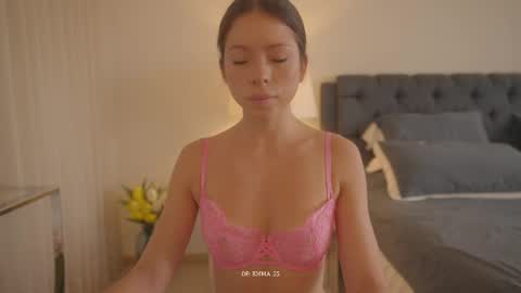 emma_lu1 online show from May 31, 4:50 pm