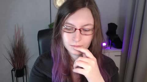 emma online show from November 20, 7:29 am