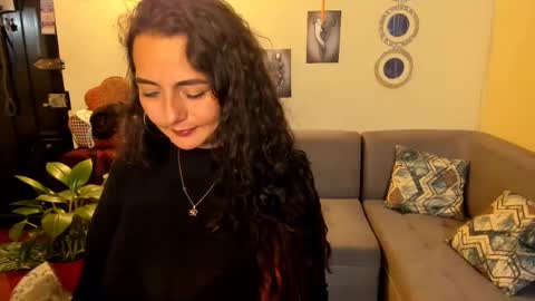 Snapshot of emma_luxy chatting on February 20, 5:12 am emma luxy online show from February 20, 5:12 am