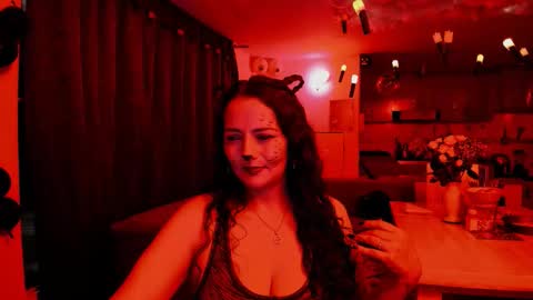 Snapshot of emma_luxy chatting on November 1, 12:44 am emma luxy online show from November 1, 12:44 am