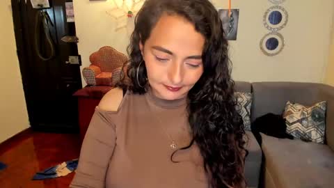 Snapshot of emma_luxy chatting on March 4, 10:27 pm emma luxy online show from March 4, 10:27 pm