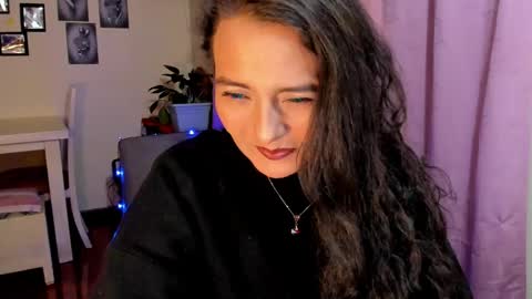  emma luxy online show from April 2, 5:04 am