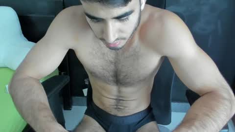 Snapshot of emma_muscle_ chatting on February 24, 8:14 pm emma online show from February 24, 8:14 pm