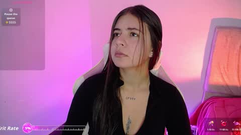 Snapshot of emma_naa chatting on October 22, 3:31 am Emma online show from October 22, 3:31 am