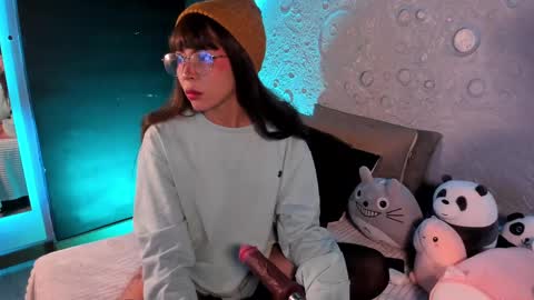     online show from February 27, 10:01 am