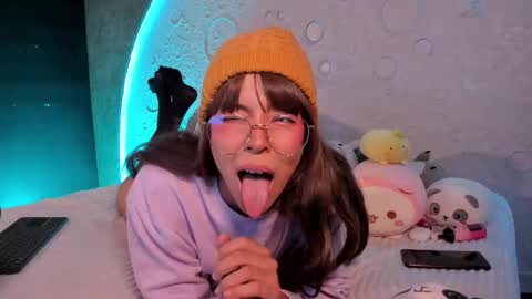     online show from March 1, 1:07 pm