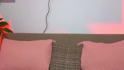 EMMA REVEES  online show from February 12, 6:06 am