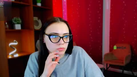 emma_swee online show from March 5, 6:33 am