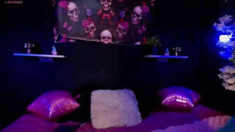 Emma Black online show from November 11, 6:32 pm