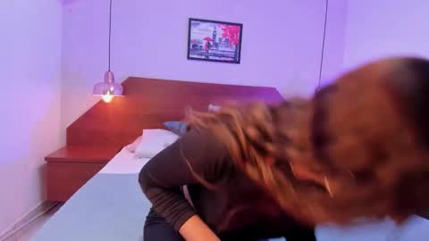 Emma online show from November 24, 8:18 pm