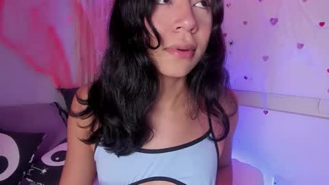 emmaclark_1 online show from October 27, 9:15 pm