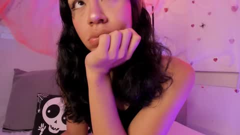 Snapshot of emmaclark_1 chatting on October 7, 8:38 pm emmaclark_1 online show from October 7, 8:38 pm