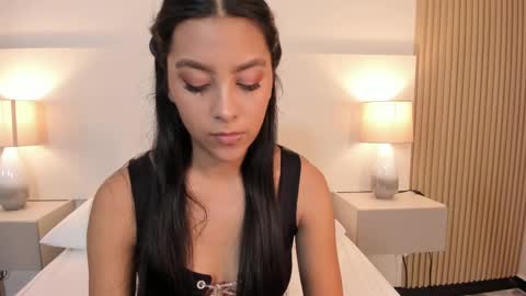 emmaespencer  online show from March 24, 11:16 am