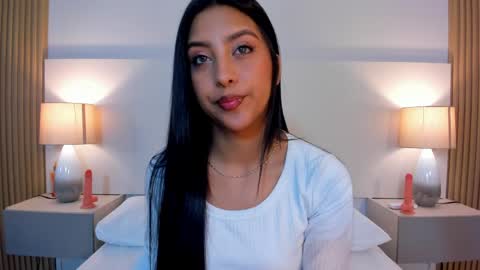 emmaespencer  online show from April 10, 11:26 am