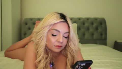 Emma online show from February 17, 11:11 pm