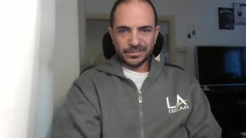 Snapshot of emmagold123 chatting on January 11, 6:03 am Ariel online show from January 11, 6:03 am