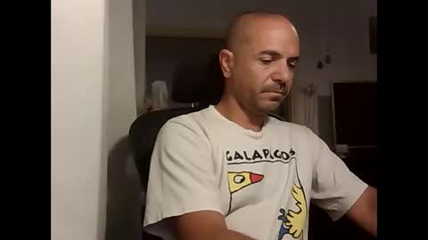 Snapshot of emmagold123 chatting on October 16, 4:01 am Ariel online show from October 16, 4:01 am