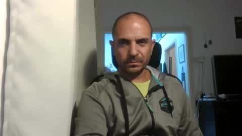 Ariel online show from November 2, 9:15 pm